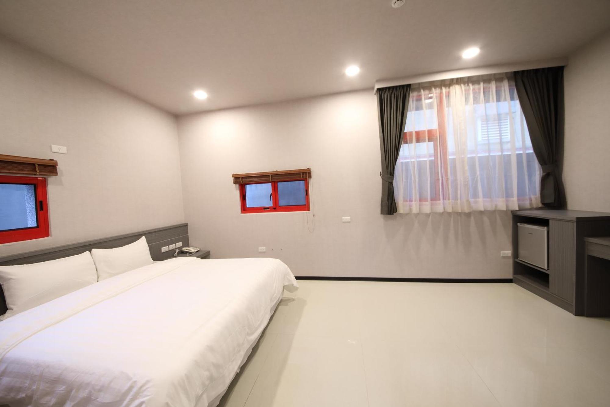 花蓮亮君經典民宿1館加2館民宿-東大門夜市-電梯包棟bright King Homestay Hualien Kamer foto